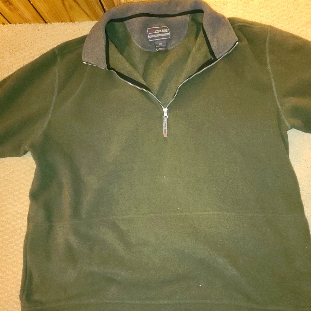 Free tech 2XL pullover